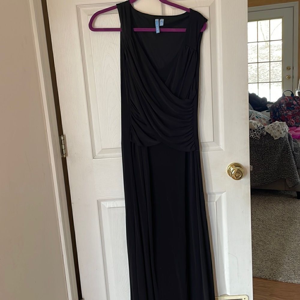 Elegant black maxi dress
